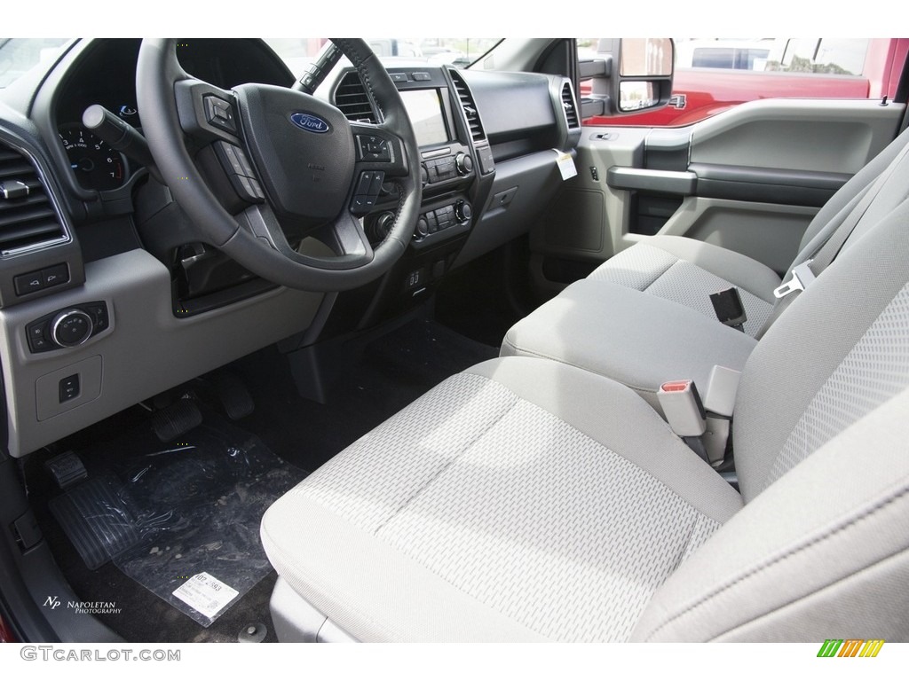 2017 F150 XLT SuperCrew 4x4 - Ruby Red / Earth Gray photo #9
