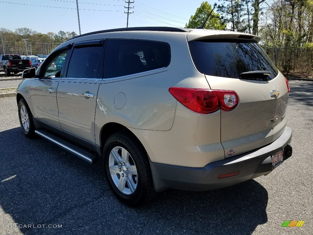 2011 Traverse LT - Gold Mist Metallic / Ebony/Ebony photo #10