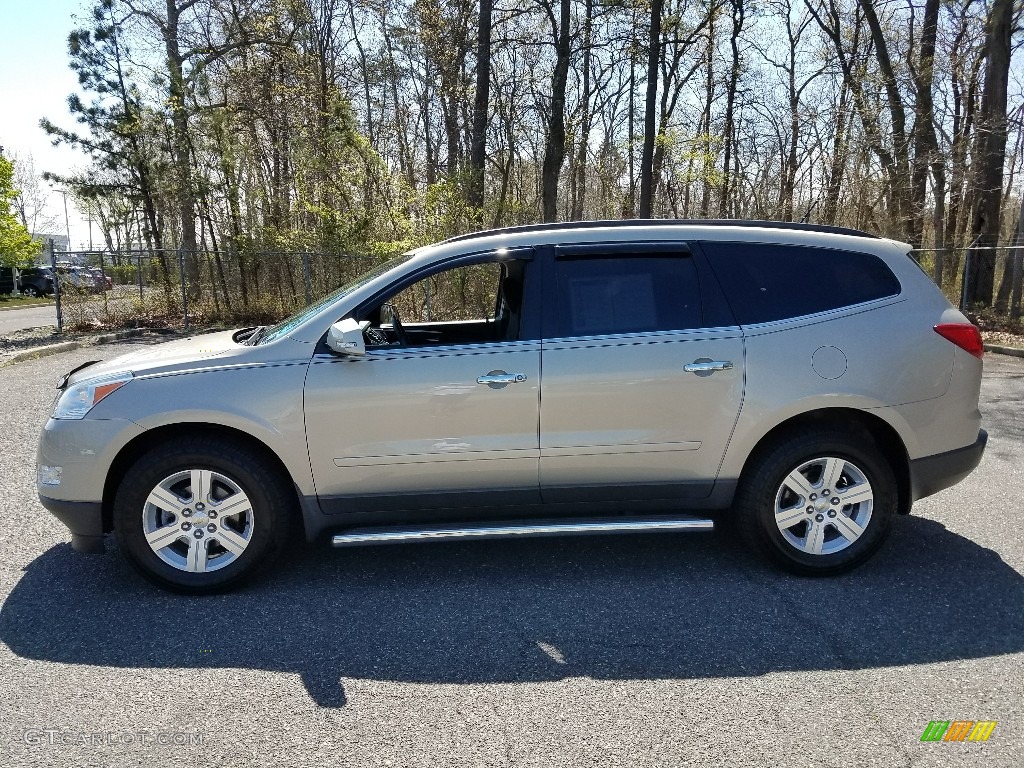 2011 Traverse LT - Gold Mist Metallic / Ebony/Ebony photo #11
