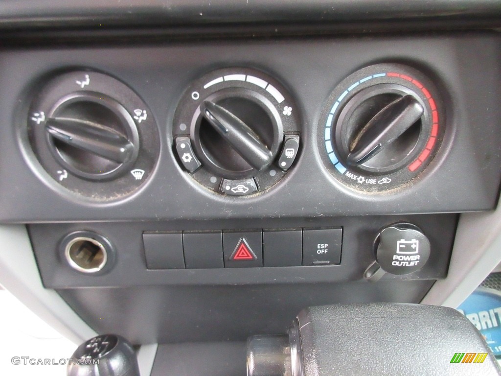 2008 Wrangler Unlimited X 4x4 - Detonator Yellow / Dark Slate Gray/Med Slate Gray photo #32