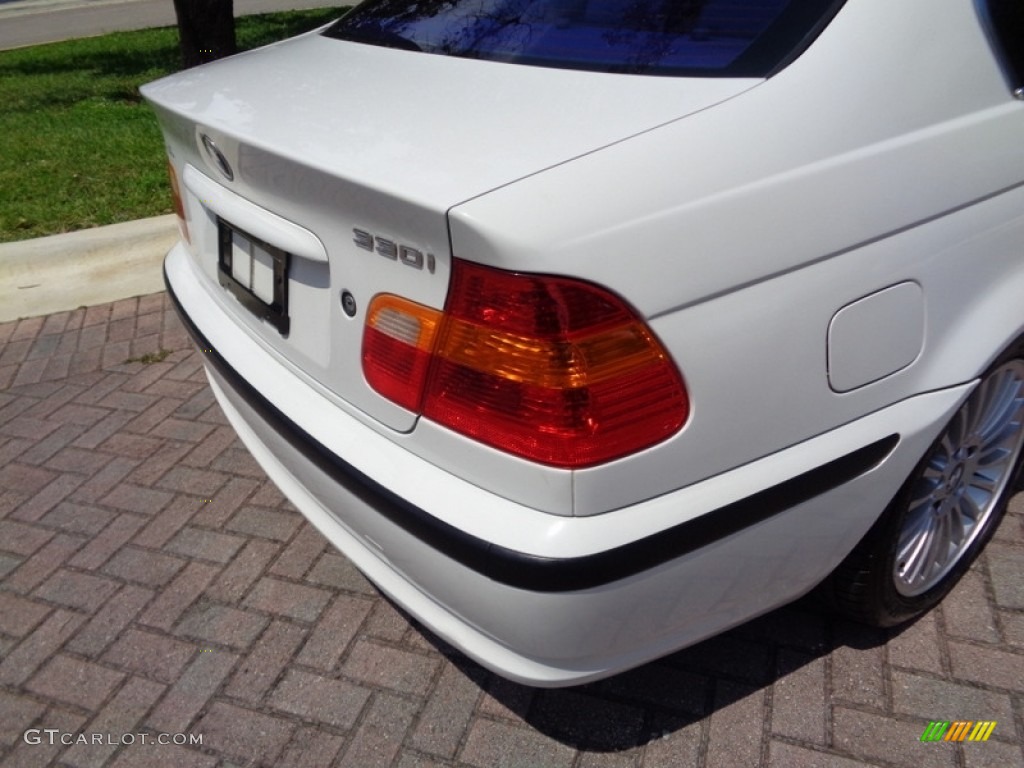 2003 3 Series 330i Sedan - Alpine White / Sand photo #20