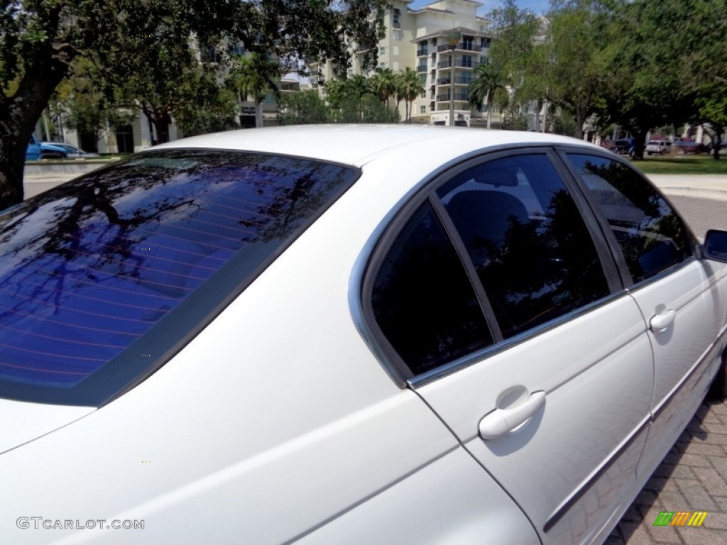 2003 3 Series 330i Sedan - Alpine White / Sand photo #25