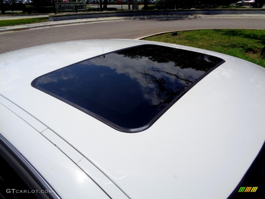 2003 3 Series 330i Sedan - Alpine White / Sand photo #37
