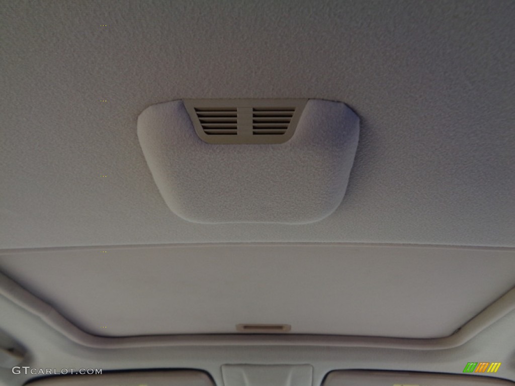 2003 3 Series 330i Sedan - Alpine White / Sand photo #54