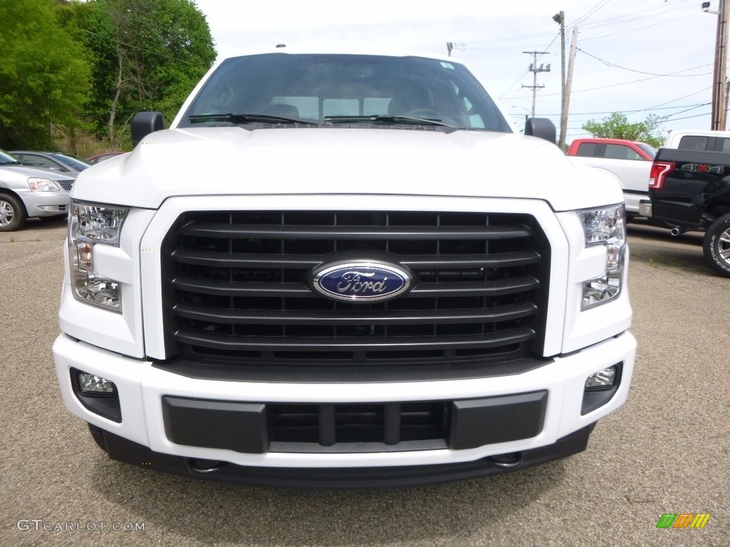 2017 F150 XLT SuperCrew 4x4 - Oxford White / Earth Gray photo #7