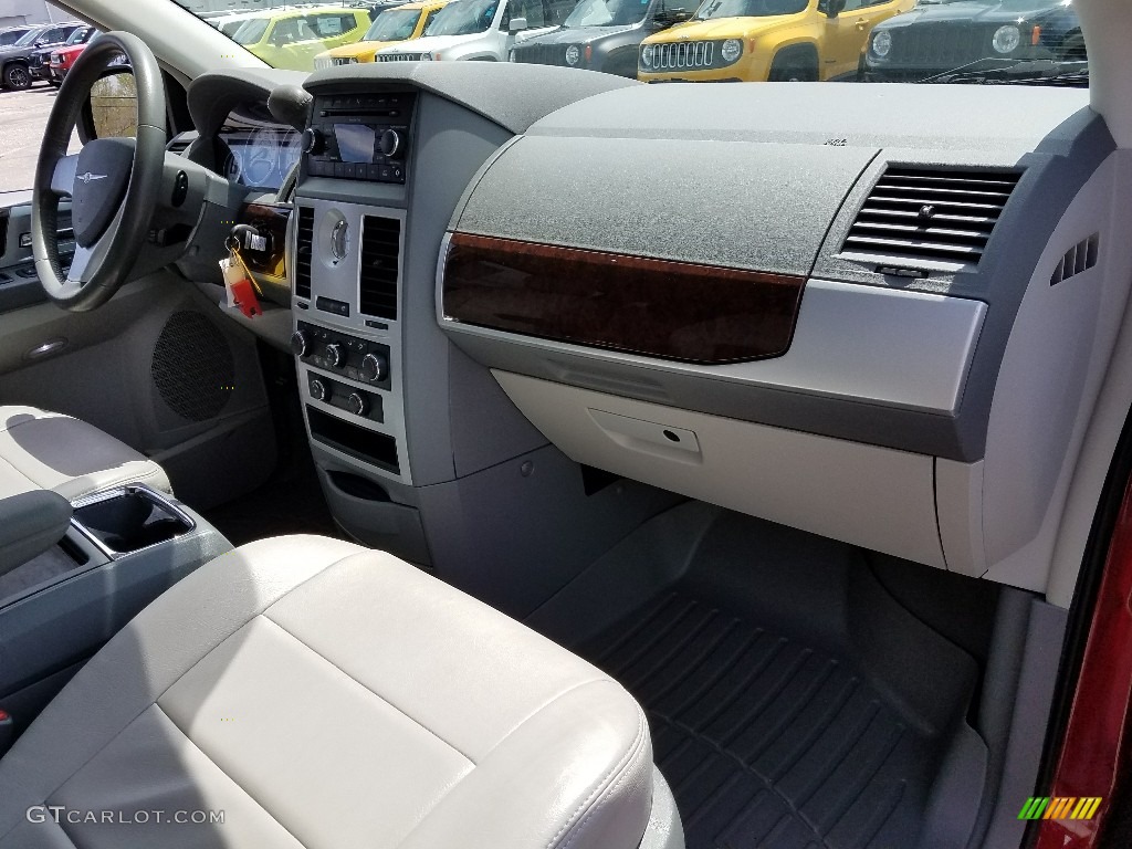 2009 Town & Country Touring - Deep Crimson Crystal Pearl / Medium Slate Gray/Light Shale photo #6