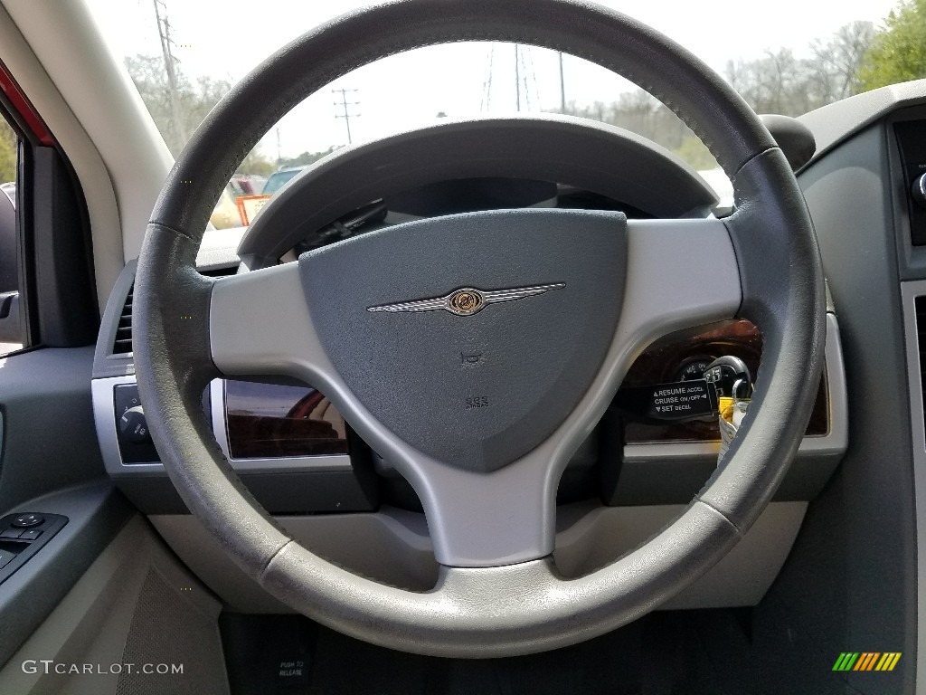 2009 Town & Country Touring - Deep Crimson Crystal Pearl / Medium Slate Gray/Light Shale photo #14