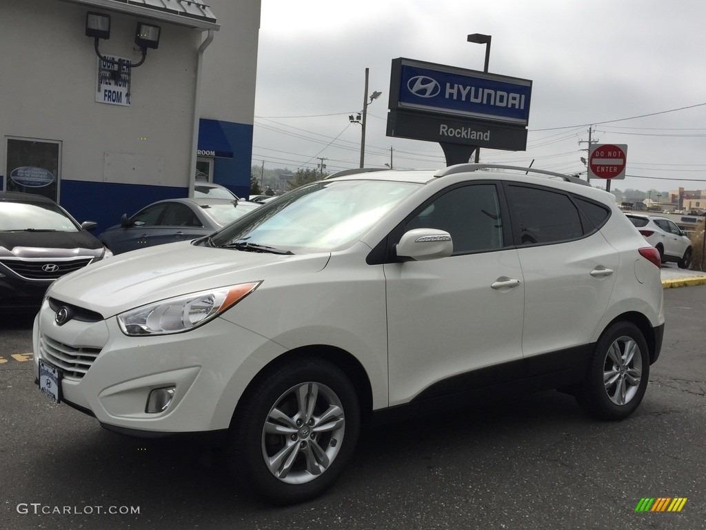 Cotton White Hyundai Tucson