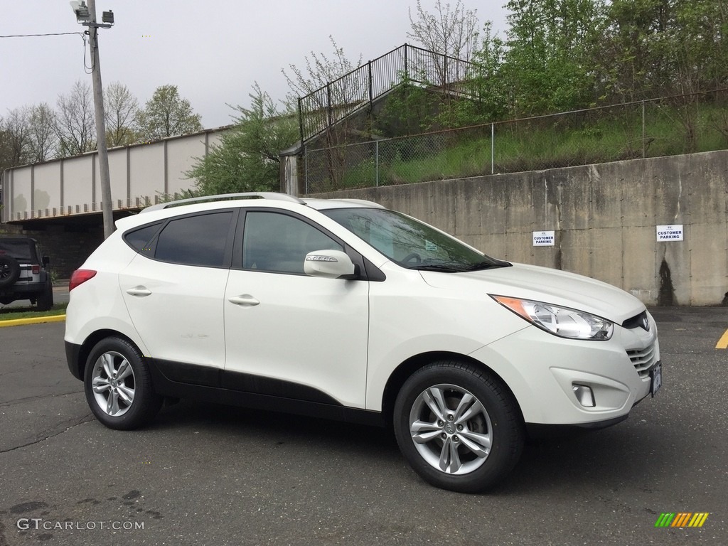 2013 Tucson GLS AWD - Cotton White / Taupe photo #3