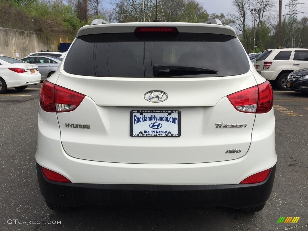 2013 Tucson GLS AWD - Cotton White / Taupe photo #5