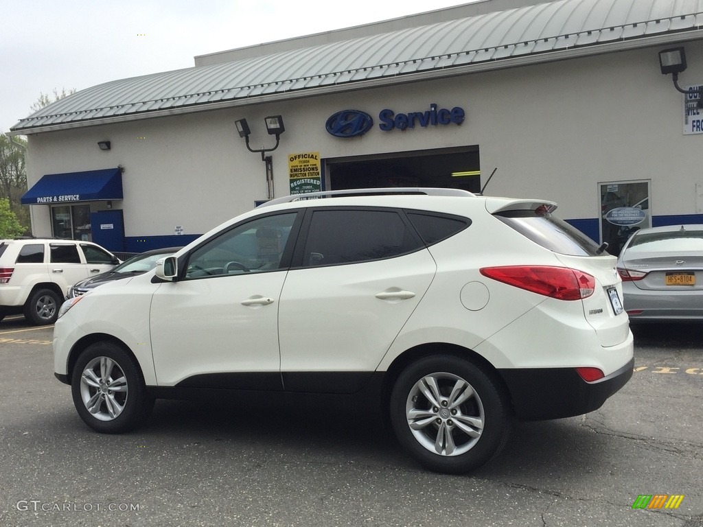 2013 Tucson GLS AWD - Cotton White / Taupe photo #6