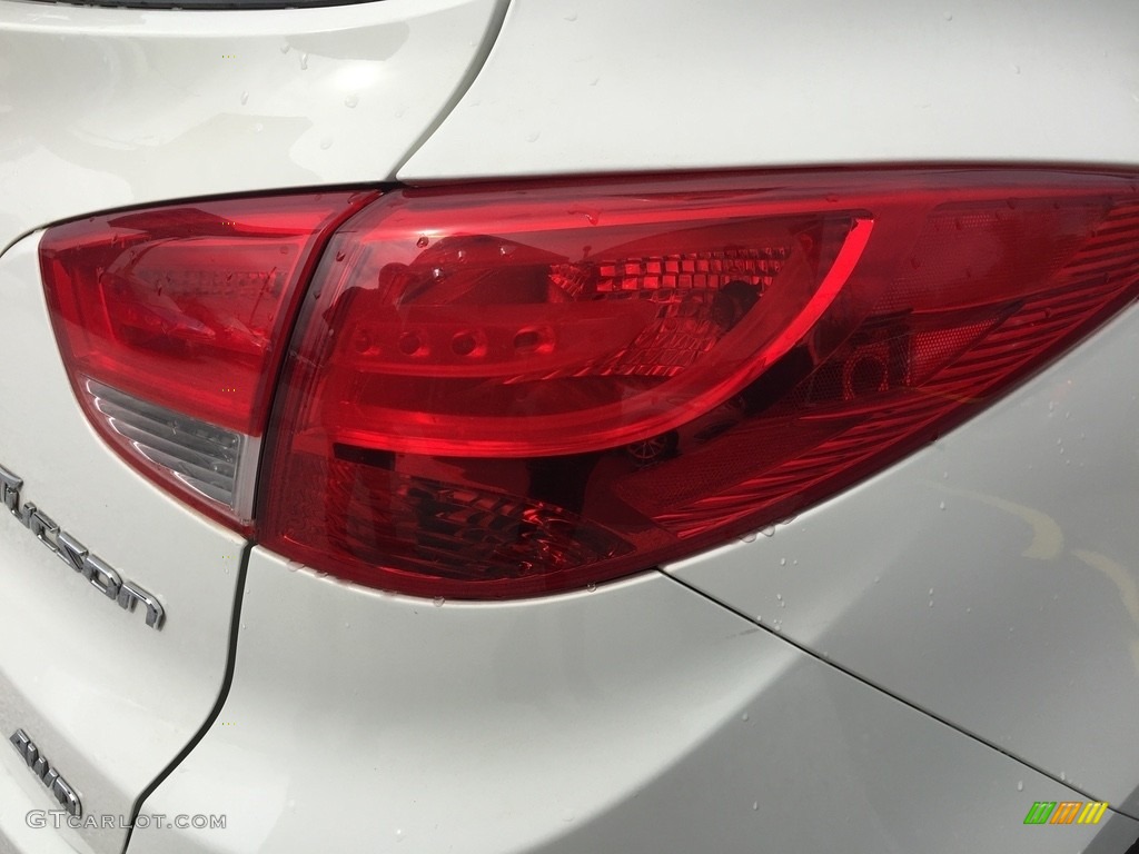 2013 Tucson GLS AWD - Cotton White / Taupe photo #23