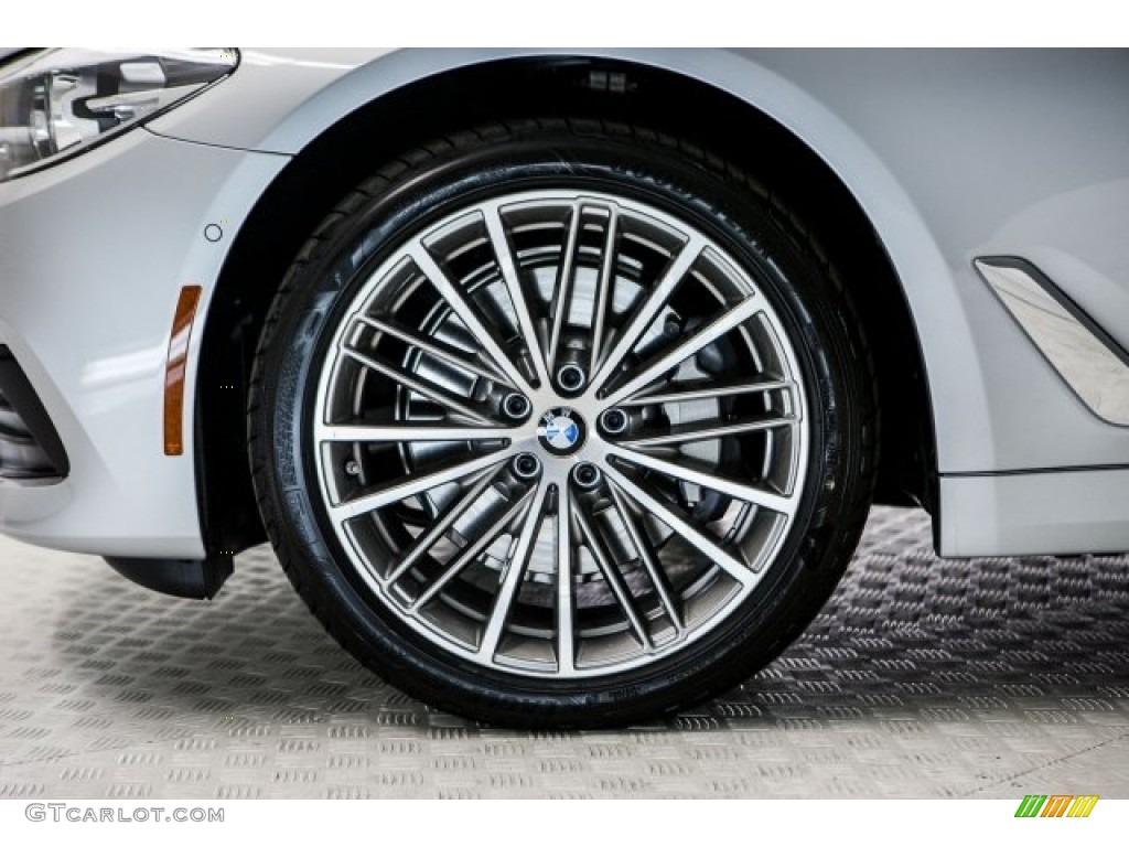 2017 5 Series 530i Sedan - Glacier Silver Metallic / Black photo #9
