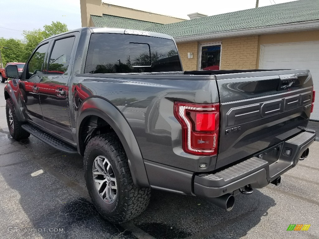 2017 F150 SVT Raptor SuperCrew 4x4 - Magnetic / Black photo #2