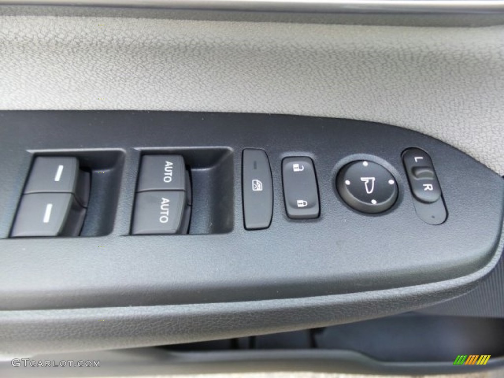 2017 Honda CR-V EX AWD Controls Photo #120188334
