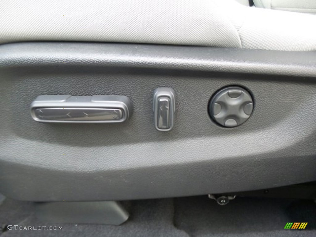 2017 Honda CR-V EX AWD Controls Photo #120188355