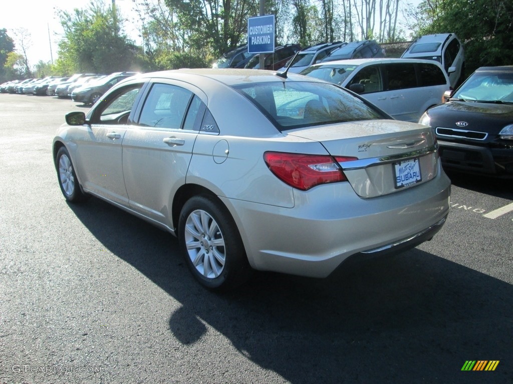 2014 200 Touring Sedan - Cashmere Pearl / Black/Light Frost Beige photo #8