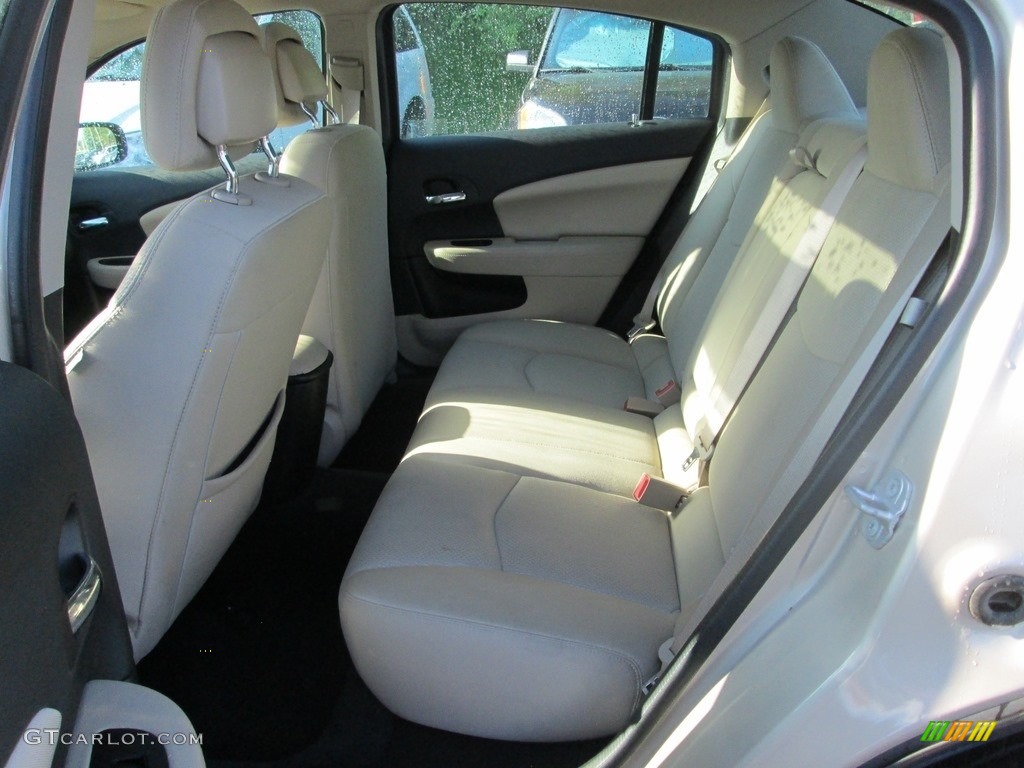 2014 200 Touring Sedan - Cashmere Pearl / Black/Light Frost Beige photo #21