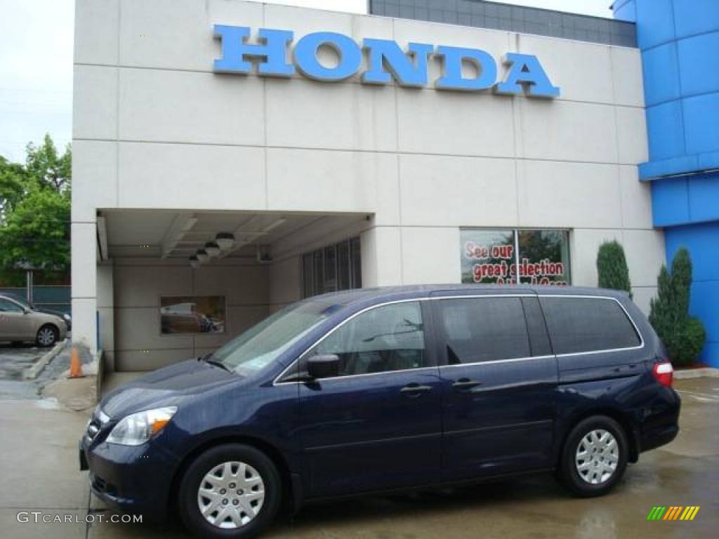 Midnight Blue Pearl Honda Odyssey