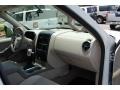 2006 Oxford White Ford Explorer XLS  photo #10