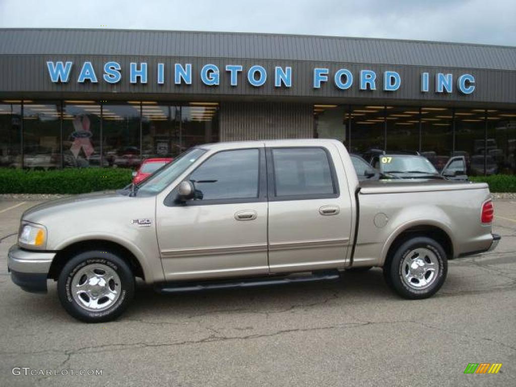 2001 F150 Lariat SuperCrew - Arizona Beige Metallic / Medium Parchment photo #1