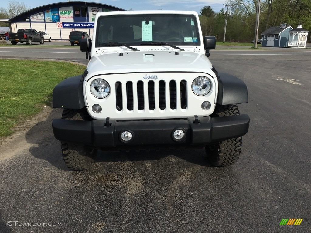 2016 Wrangler Unlimited Rubicon 4x4 - Bright White / Black photo #2