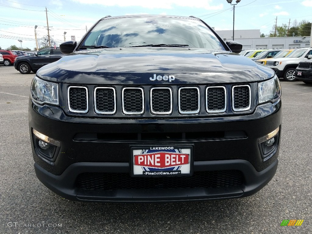 2017 Compass Latitude 4x4 - Black / Black photo #2