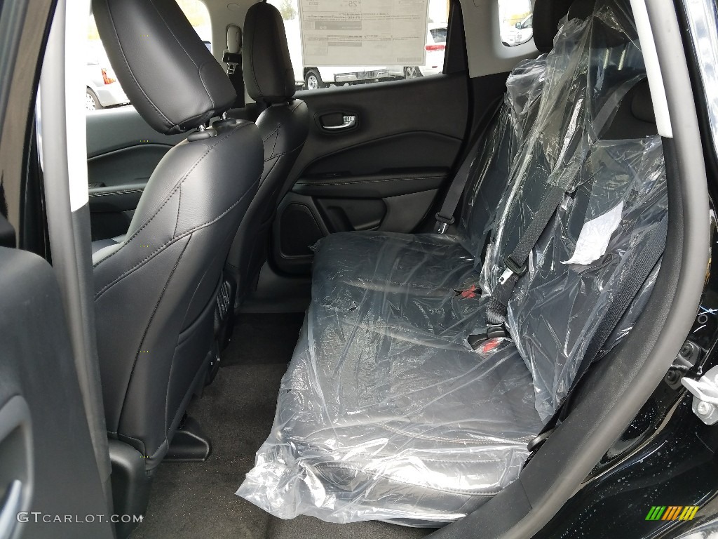 2017 Compass Latitude 4x4 - Black / Black photo #6