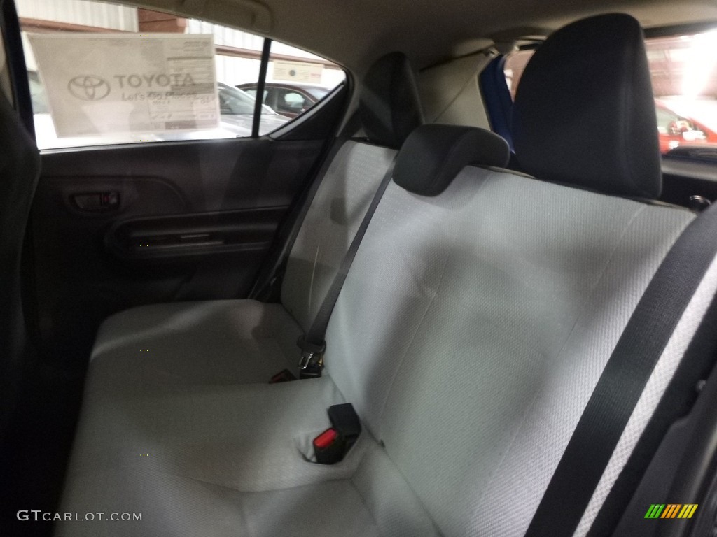 2017 Prius c One - Blue Streak Metallic / Gray photo #7