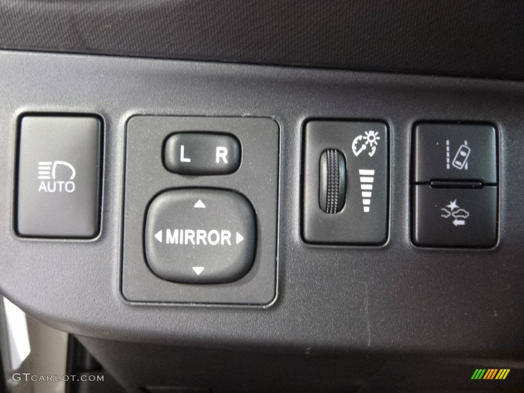2017 Prius c One - Moonglow / Gray photo #12