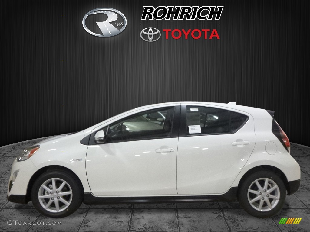 2017 Prius c One - Moonglow / Gray photo #3