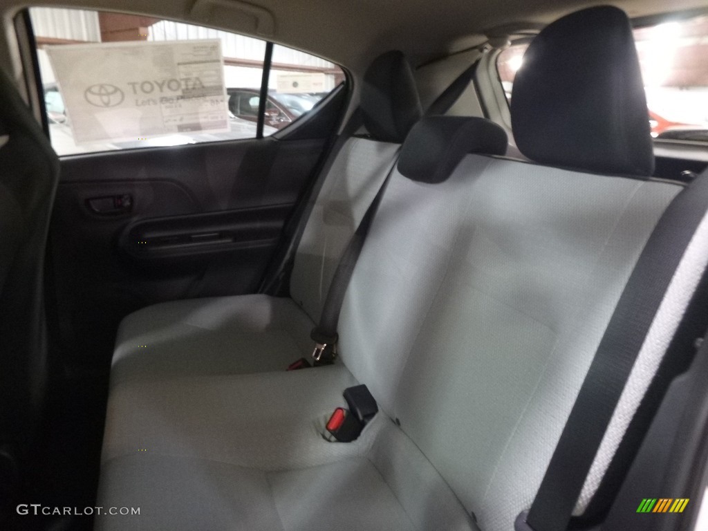 2017 Prius c One - Moonglow / Gray photo #7
