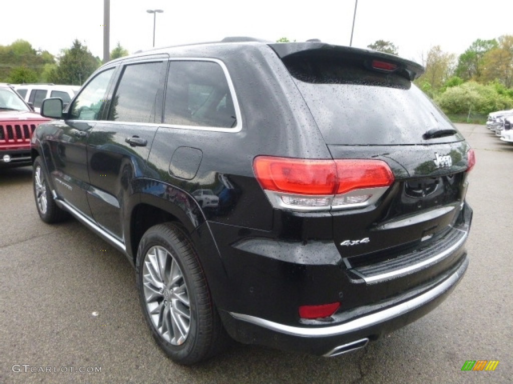 2017 Grand Cherokee Summit 4x4 - Diamond Black Crystal Pearl / Black photo #3