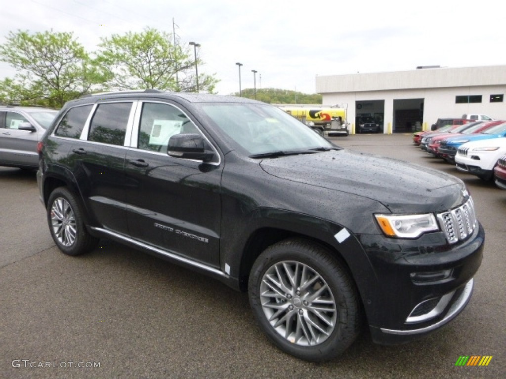 2017 Grand Cherokee Summit 4x4 - Diamond Black Crystal Pearl / Black photo #11