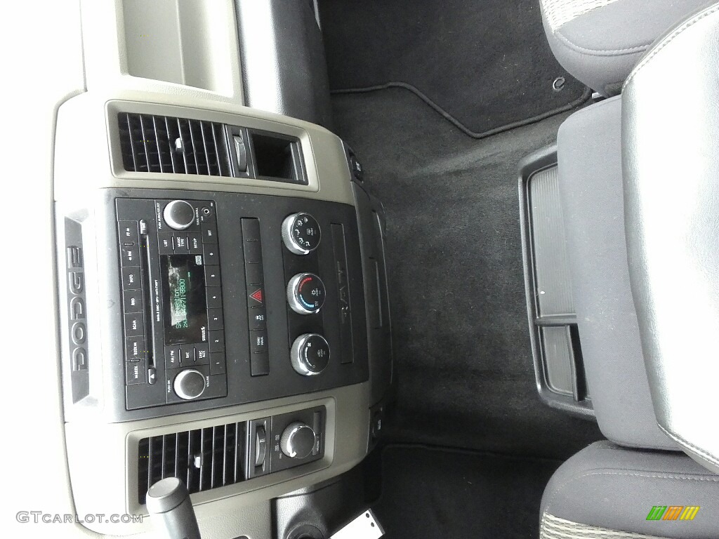 2012 Ram 1500 ST Crew Cab 4x4 - Bright Silver Metallic / Dark Slate Gray/Medium Graystone photo #21