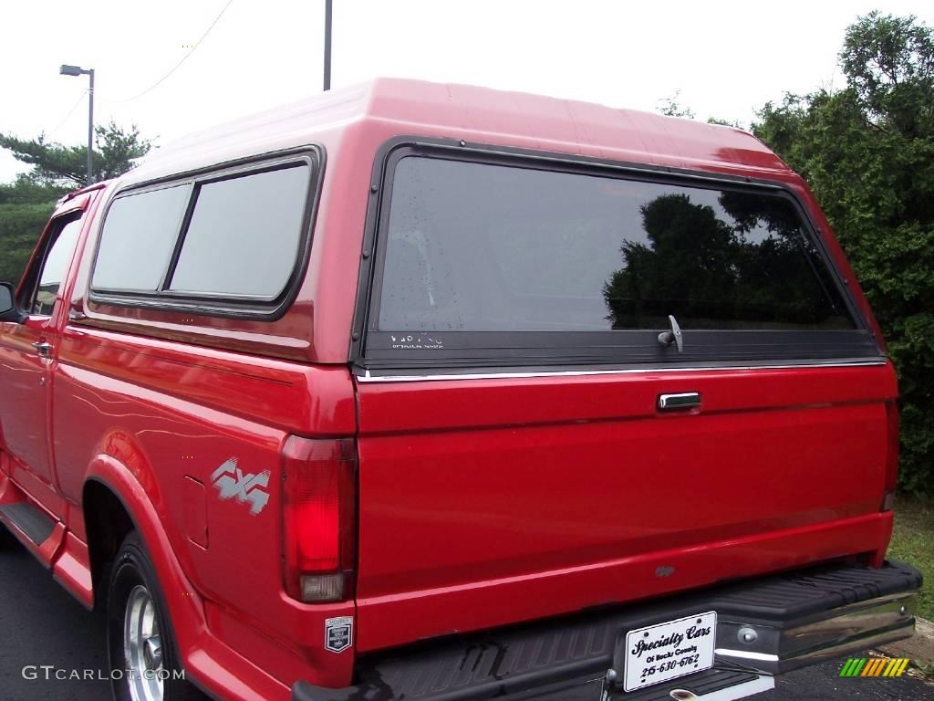 1995 F150 XLT Regular Cab 4x4 - Ultra Red / Gray photo #4