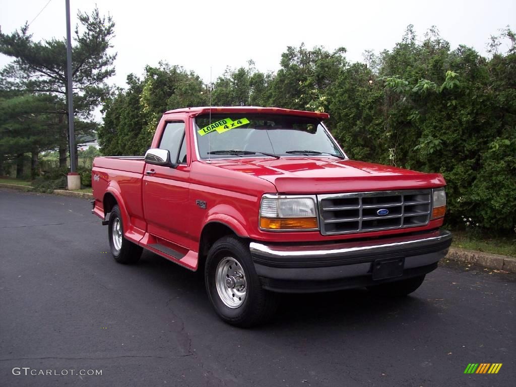 1995 F150 XLT Regular Cab 4x4 - Ultra Red / Gray photo #9