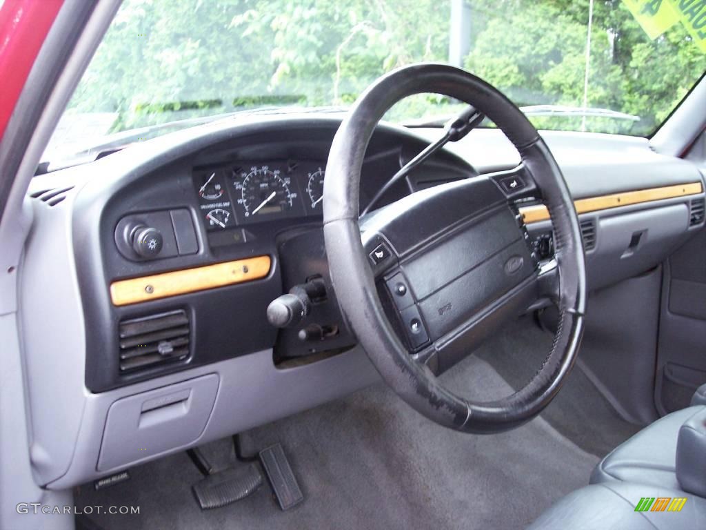 1995 F150 XLT Regular Cab 4x4 - Ultra Red / Gray photo #36