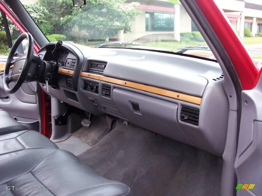 1995 F150 XLT Regular Cab 4x4 - Ultra Red / Gray photo #39
