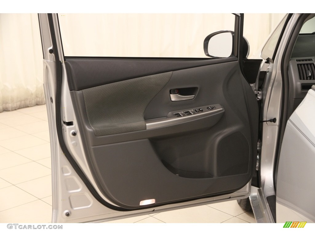 2014 Prius v Three - Classic Silver Metallic / Dark Gray photo #4