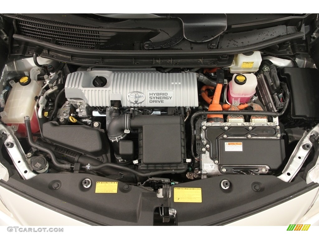 2014 Prius v Three - Classic Silver Metallic / Dark Gray photo #17