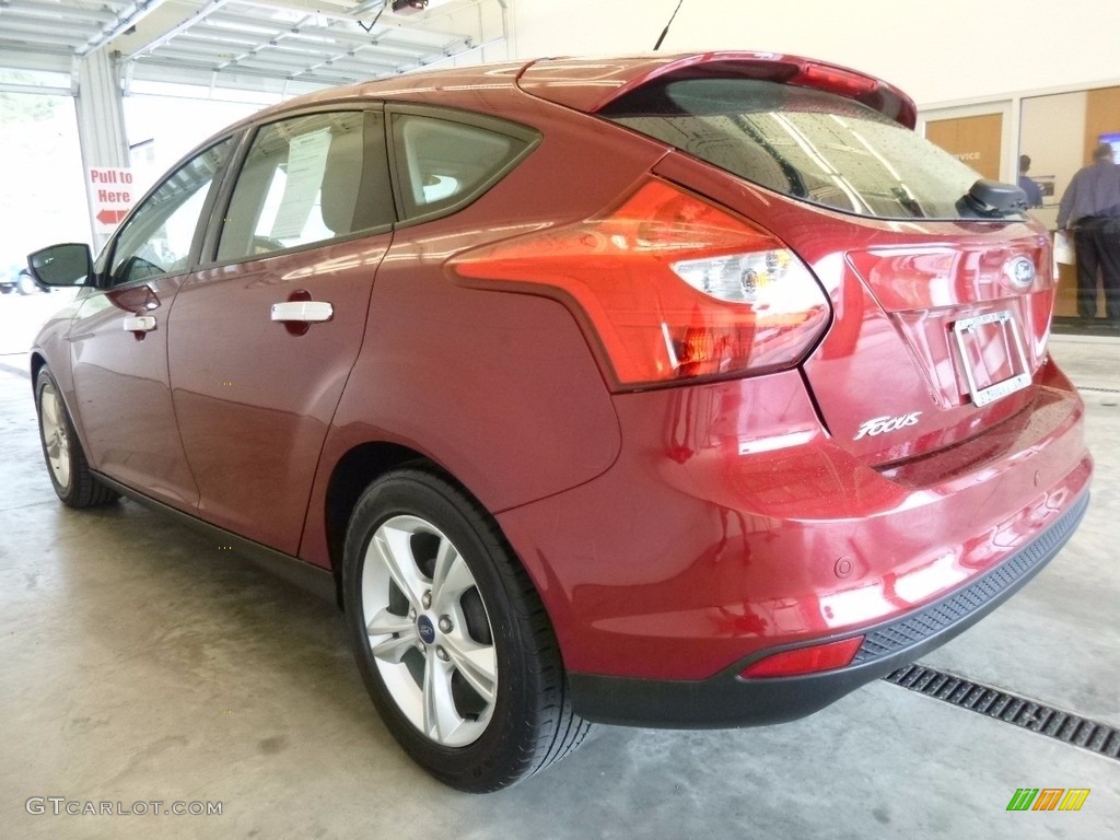 2014 Focus SE Hatchback - Ruby Red / Medium Light Stone photo #4