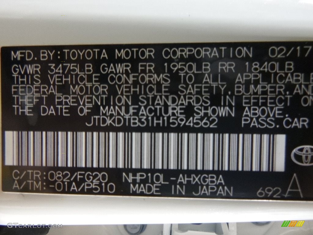 2017 Prius c Three - Moonglow / Black photo #10