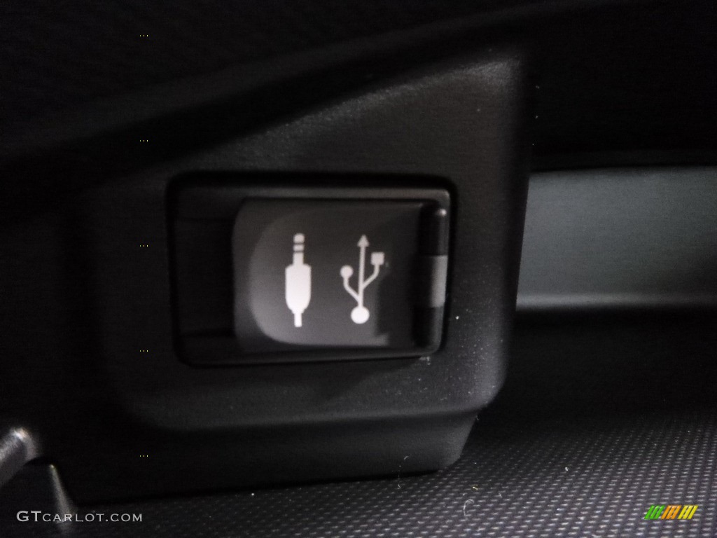 2017 Prius c Three - Moonglow / Black photo #13