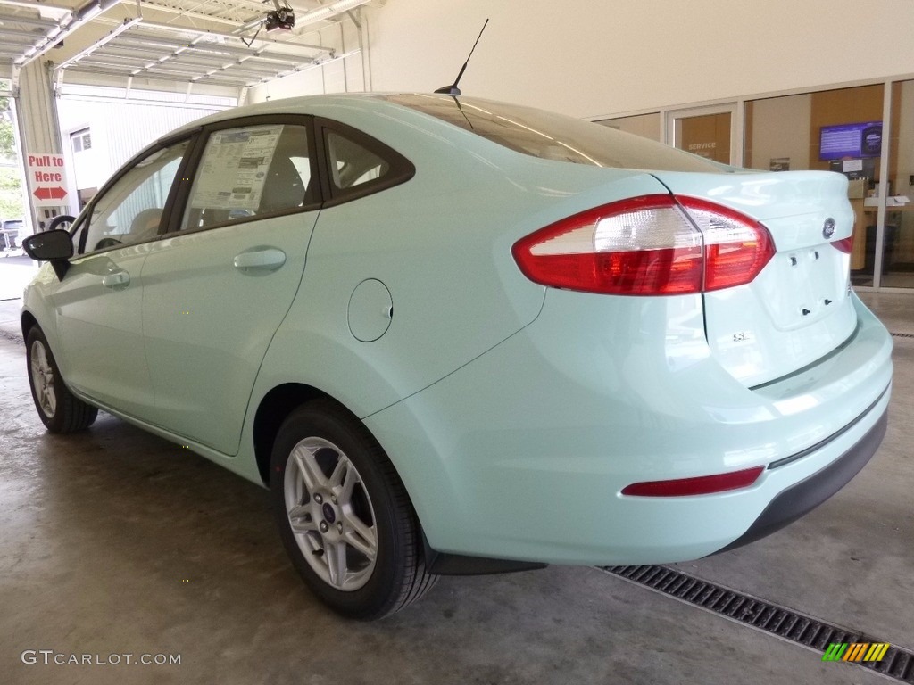 2017 Fiesta SE Sedan - Bohai Bay Mint / Medium Light Stone photo #4