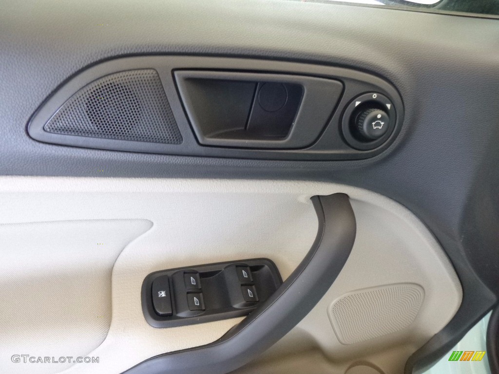 2017 Fiesta SE Sedan - Bohai Bay Mint / Medium Light Stone photo #10