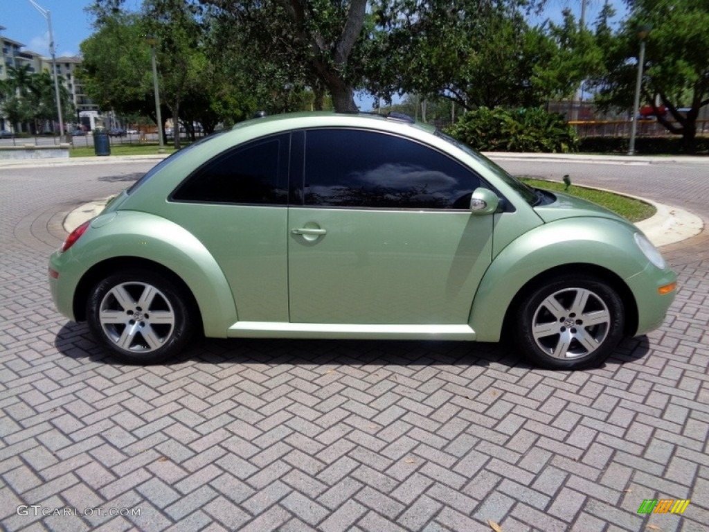 Gecko Green Metallic 2006 Volkswagen New Beetle TDI Coupe Exterior Photo #120229677