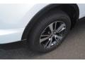 Super White - RAV4 XLE Photo No. 9