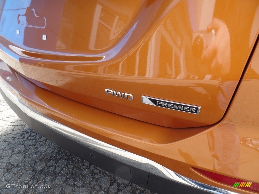 2018 Chevrolet Equinox Premier AWD Marks and Logos Photos