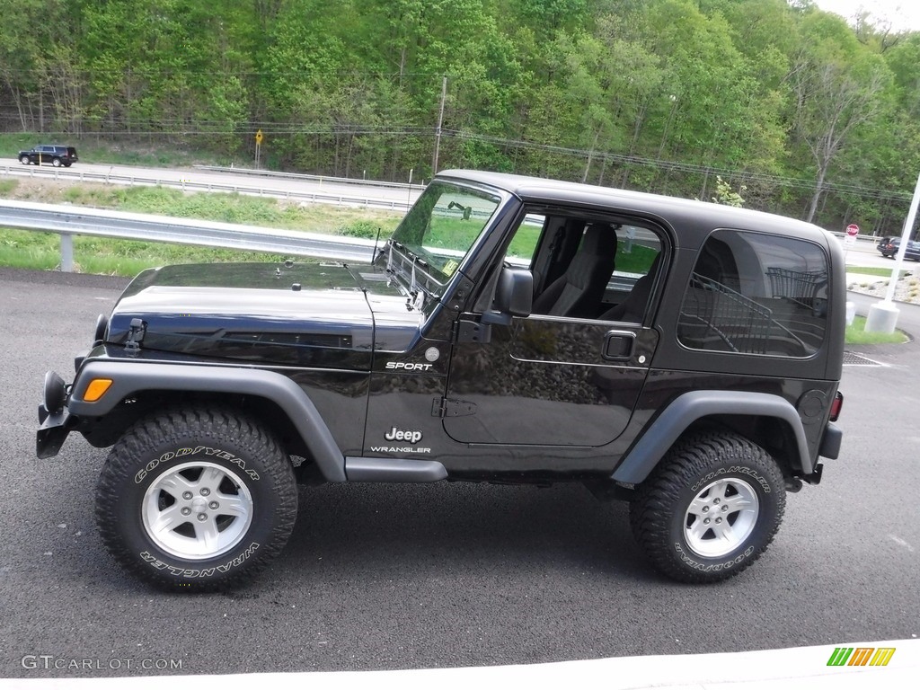 2004 Wrangler Sport 4x4 - Black / Dark Slate Gray photo #6
